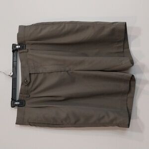 Sansabelt men's olive green shorts Size 38